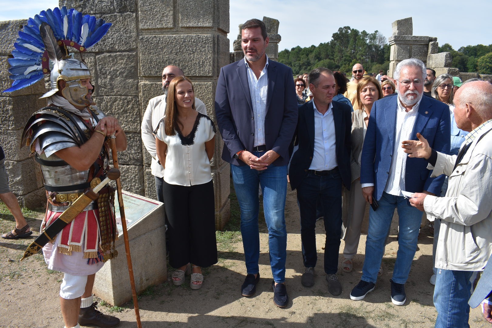 Foto da noticia: Santalices salienta a necesidade de protexer e visibilizar o campamento romano Aquis Querquennis